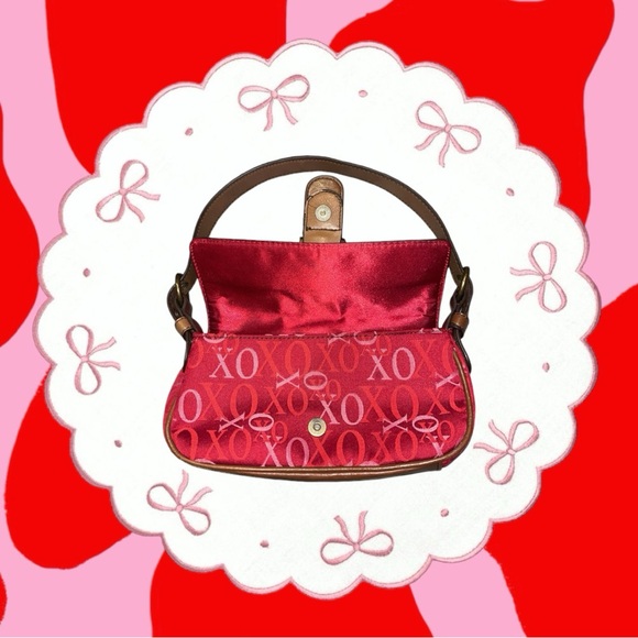 2000s xoxo purse 💋 - Picture 4 of 10